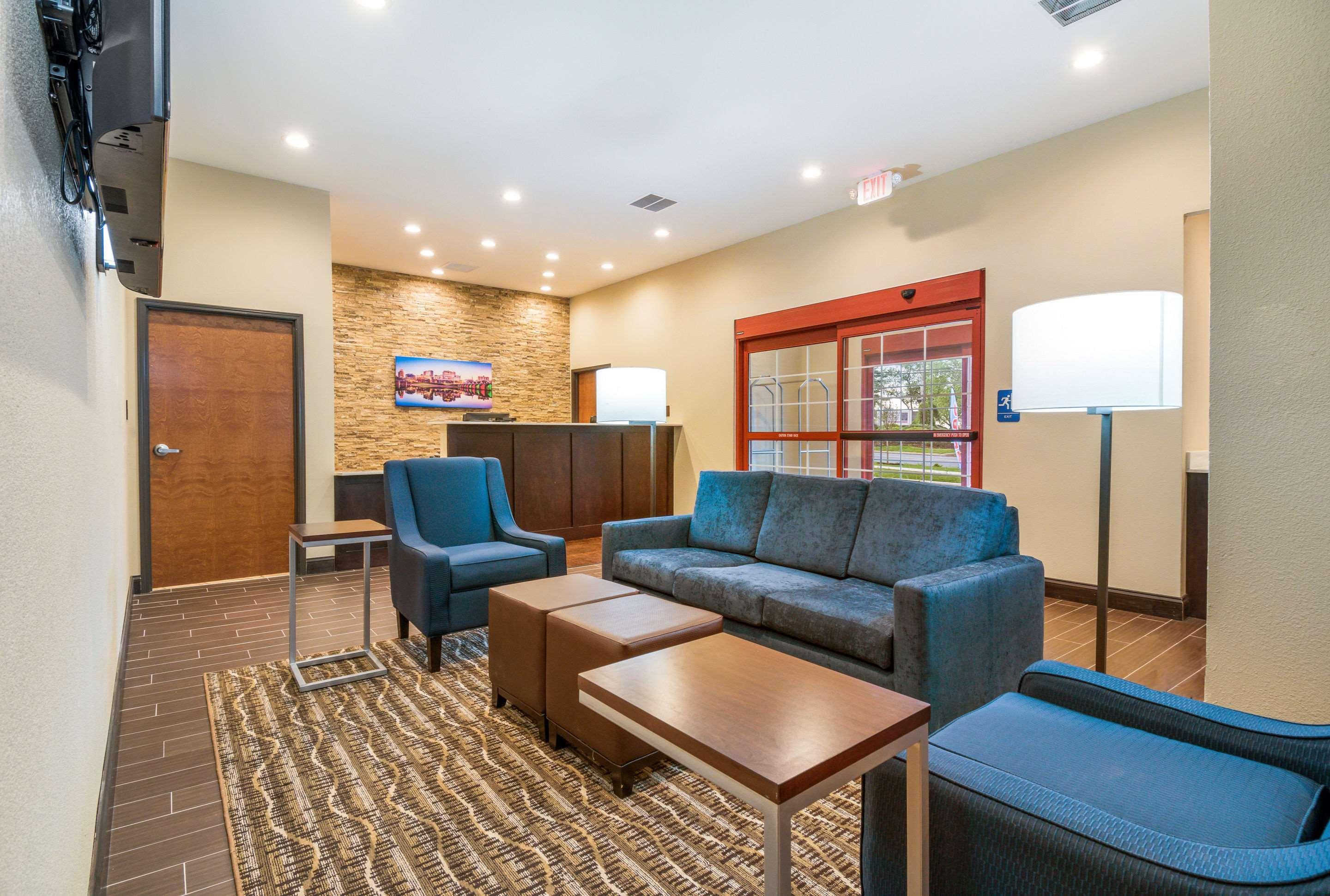 Comfort Inn & Suites Harrisburg - Hershey West Eksteriør billede