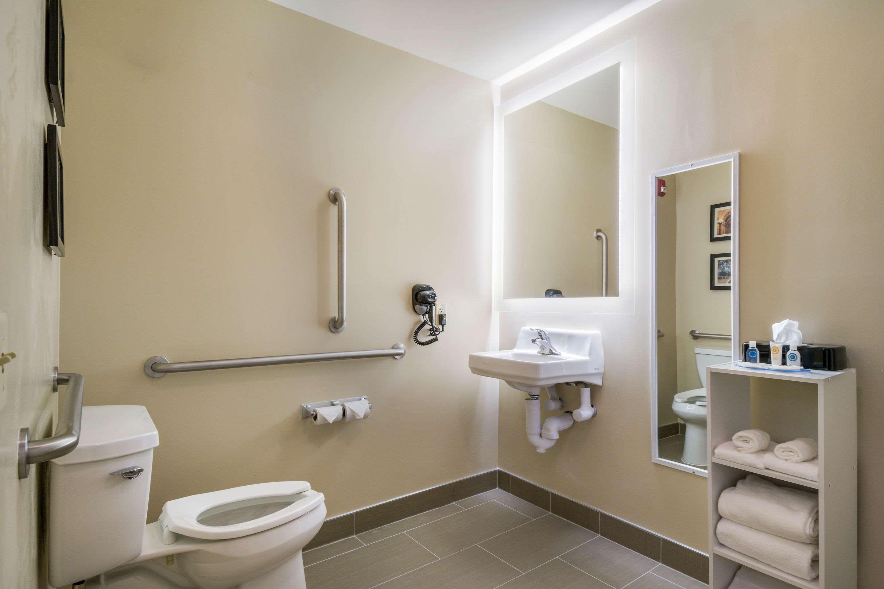 Comfort Inn & Suites Harrisburg - Hershey West Eksteriør billede