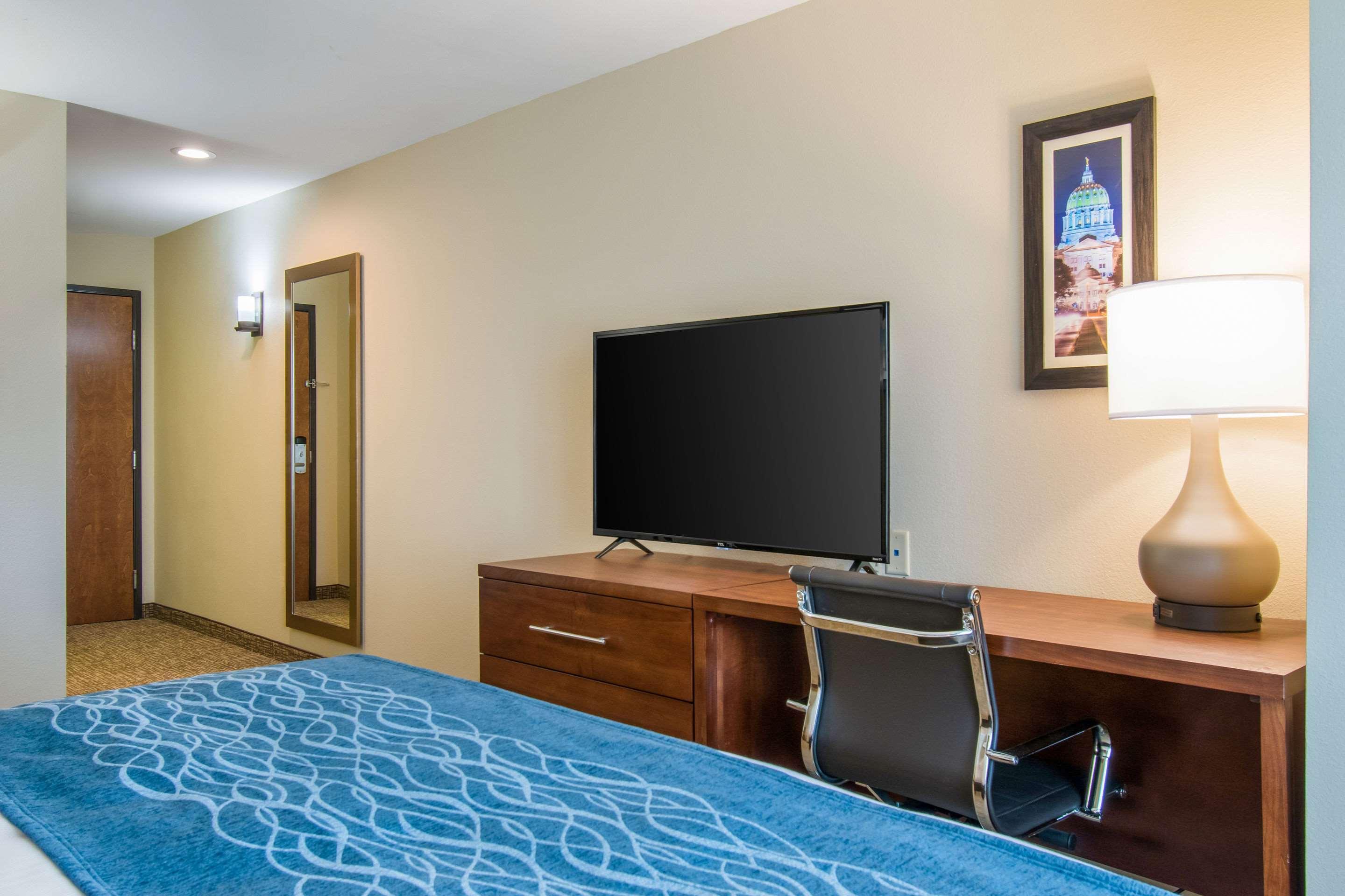 Comfort Inn & Suites Harrisburg - Hershey West Eksteriør billede