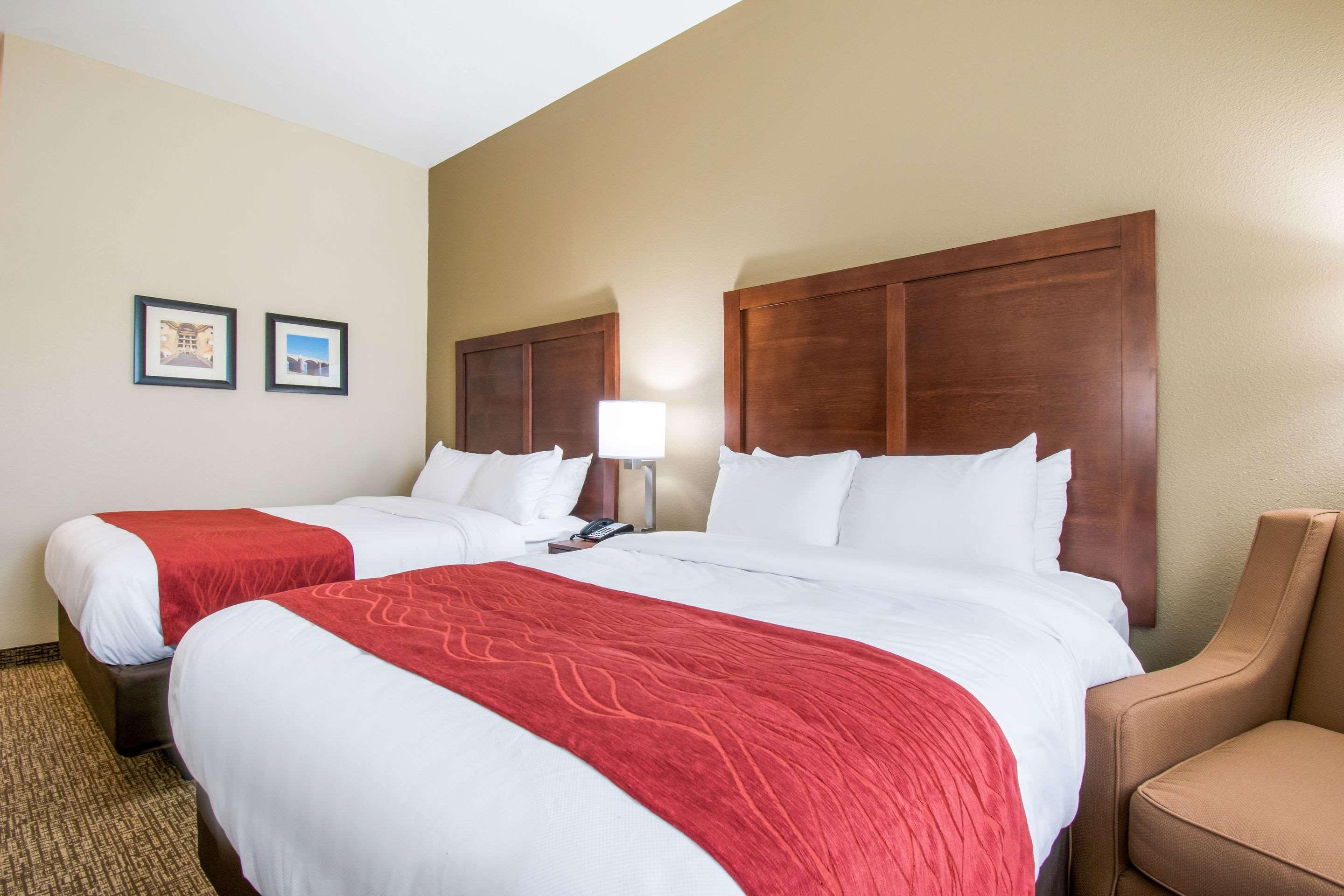 Comfort Inn & Suites Harrisburg - Hershey West Eksteriør billede