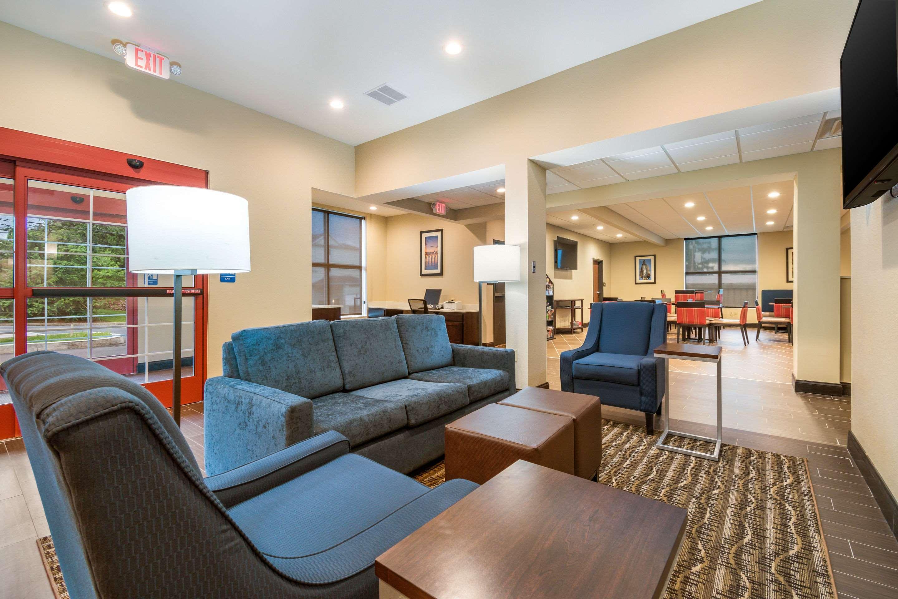 Comfort Inn & Suites Harrisburg - Hershey West Eksteriør billede